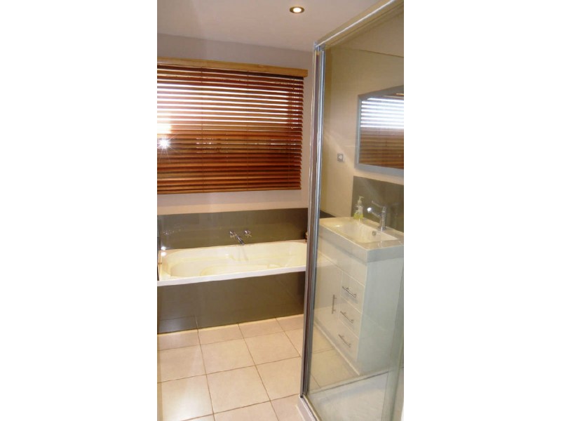 25 Tarana Crescent, Kings Park VIC 3021