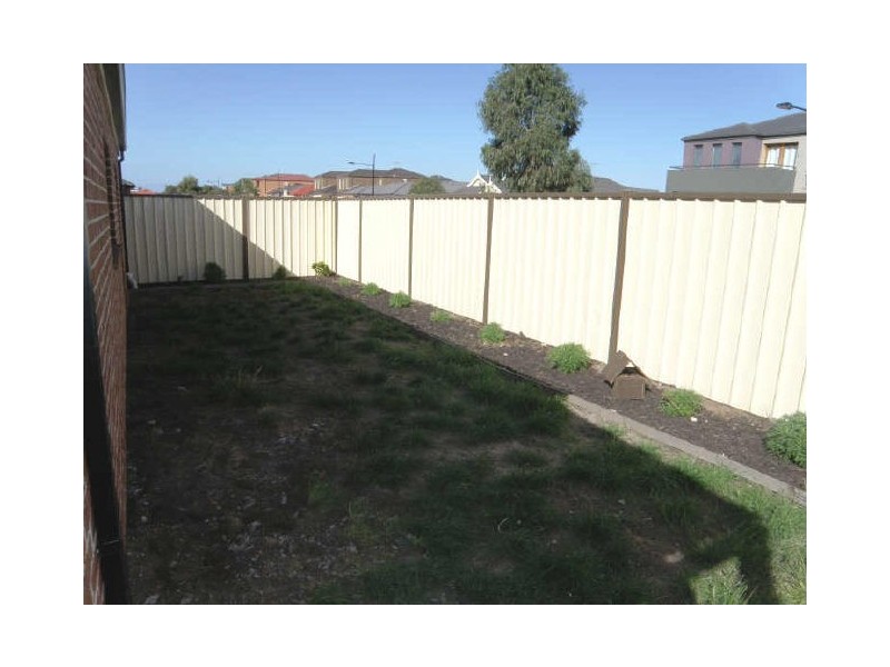 12 Lyons Avenue, Burnside Heights VIC 3023