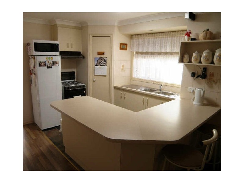 13 Themeda Court, Delahey VIC 3037