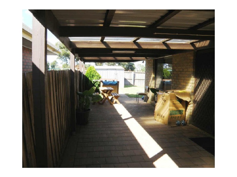 13 Themeda Court, Delahey VIC 3037