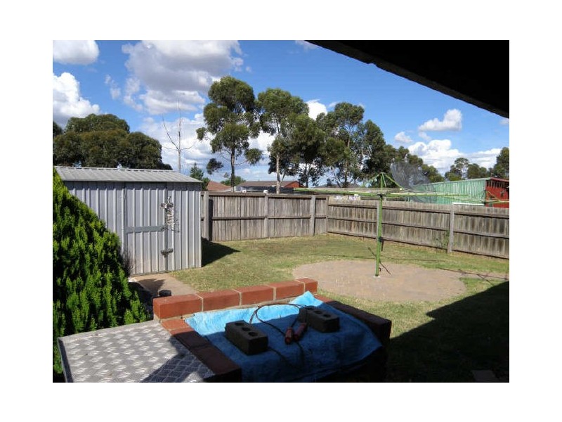 13 Themeda Court, Delahey VIC 3037