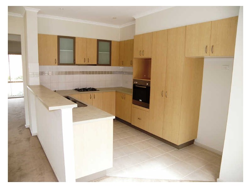 37 Amberlea Circuit, Taylors Hill VIC 3037