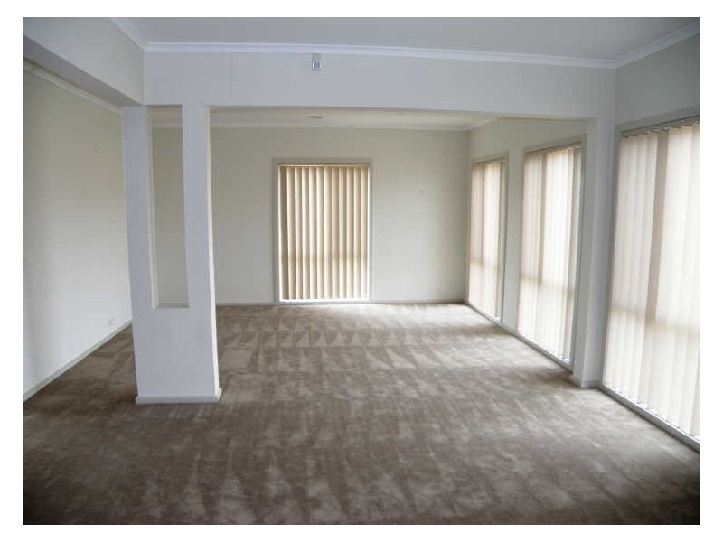 37 Amberlea Circuit, Taylors Hill VIC 3037