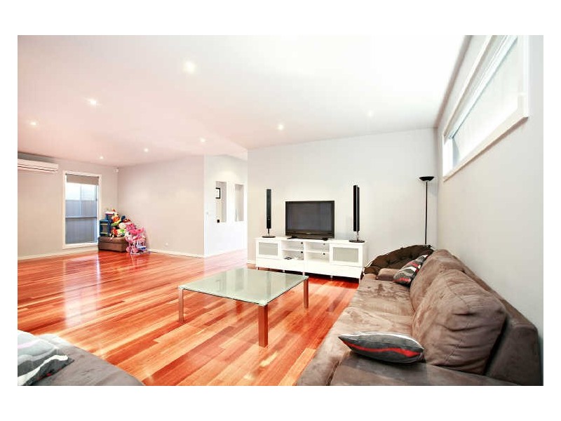 4 Amberley Garden, Derrimut VIC 3030