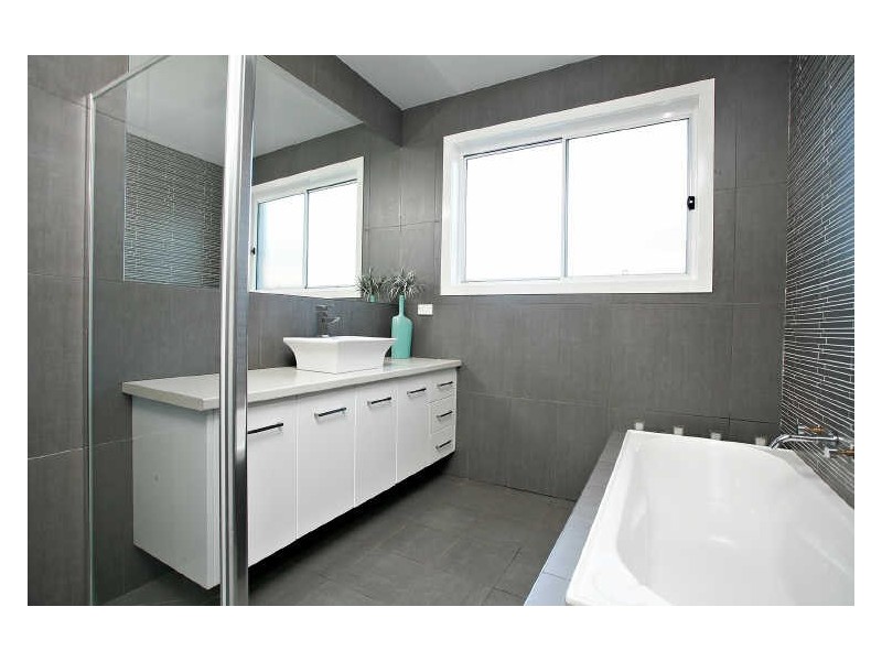 4 Amberley Garden, Derrimut VIC 3030