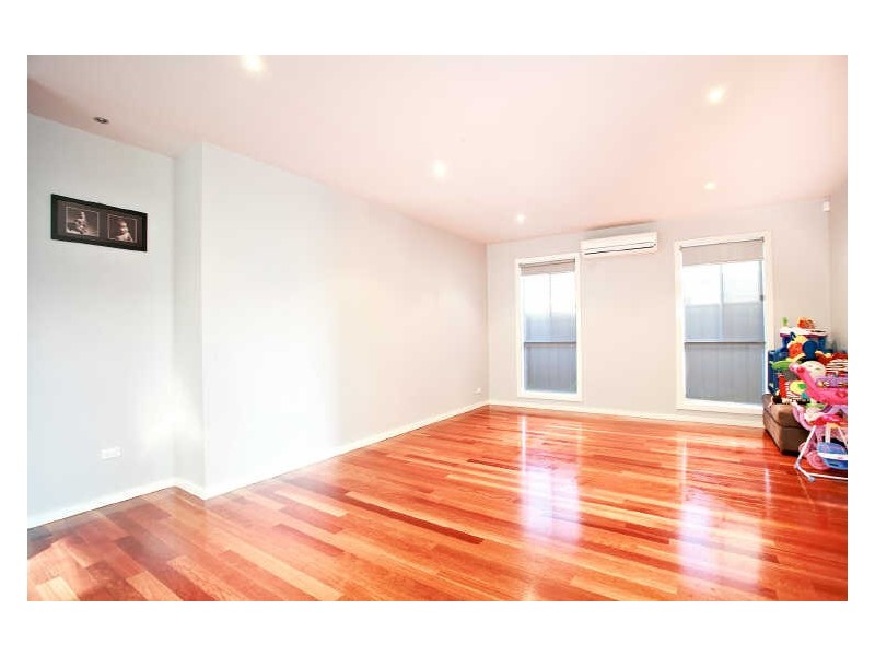 4 Amberley Garden, Derrimut VIC 3030