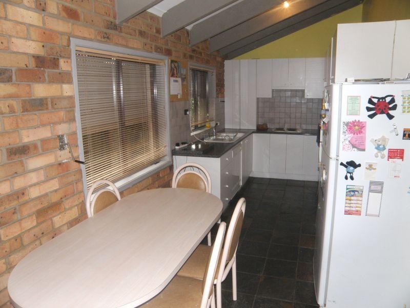 52 Tremaine Avenue, Kings Park VIC 3021