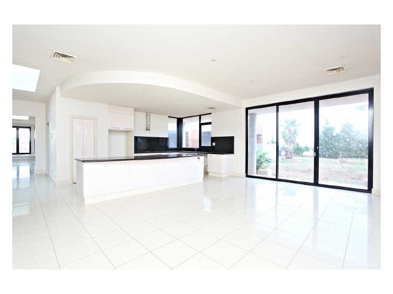 12 Laburnum Place, Hillside VIC 3037