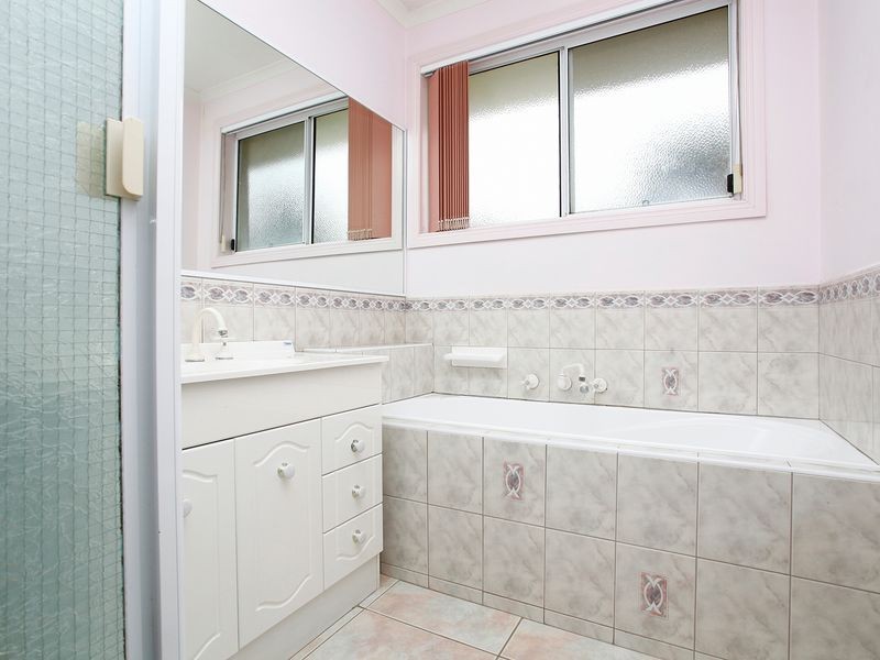 28 Ryland Circuit, Delahey VIC 3037