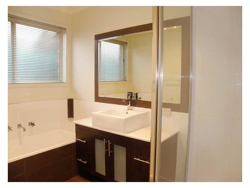 22 Anakie Walk, Delahey VIC 3037