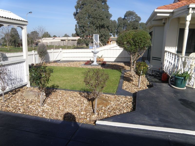 25 Cowley Street, Delahey VIC 3037