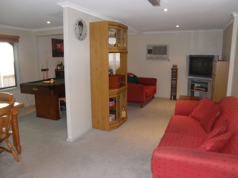 25 Cowley Street, Delahey VIC 3037