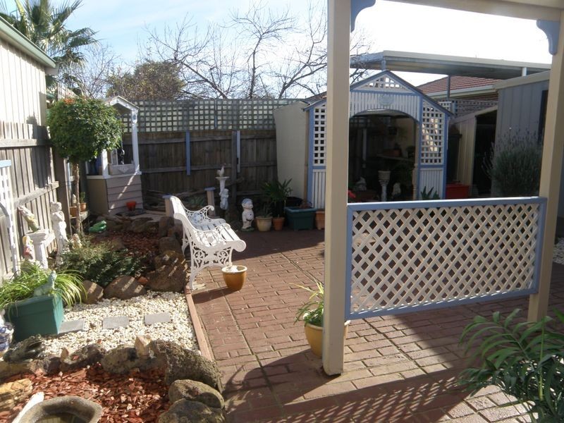 25 Cowley Street, Delahey VIC 3037