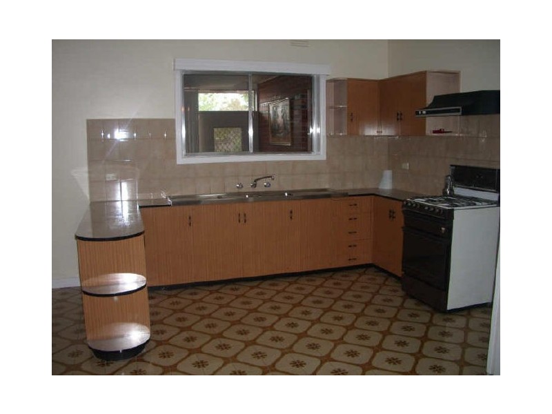 2 Moffat Street, St Albans VIC 3021