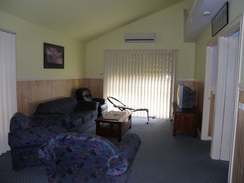 16 Brampton Circuit, Delahey VIC 3037