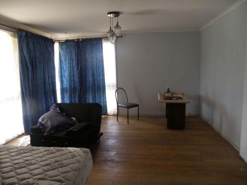 6 Dover Street, Melton West VIC 3337