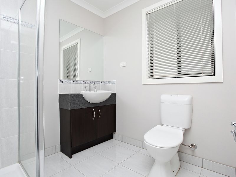 4 Sugar Berry Rise, Melton West VIC 3337