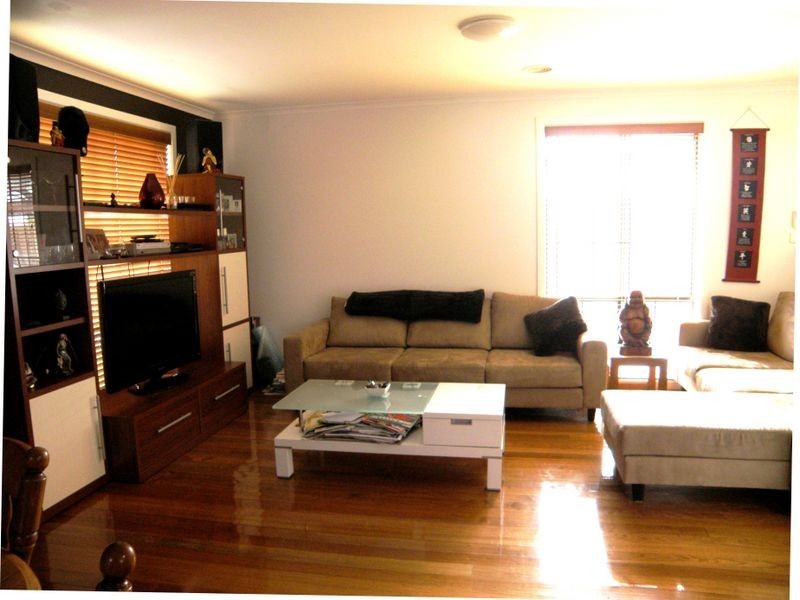 8 Kiev Walk, Delahey VIC 3037