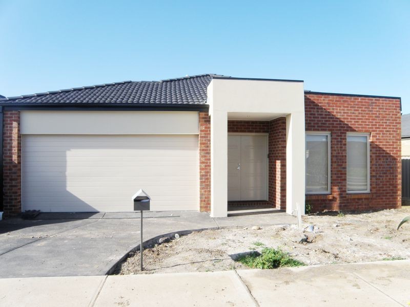 32 Hovell Drive, Burnside Heights VIC 3023