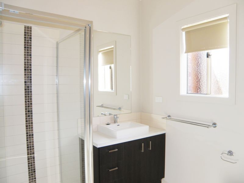 32 Hovell Drive, Burnside Heights VIC 3023