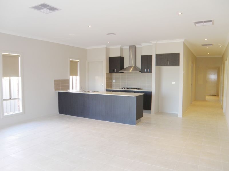 32 Hovell Drive, Burnside Heights VIC 3023