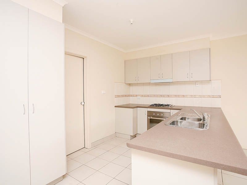 4 Kim Lane, Melton West VIC 3337