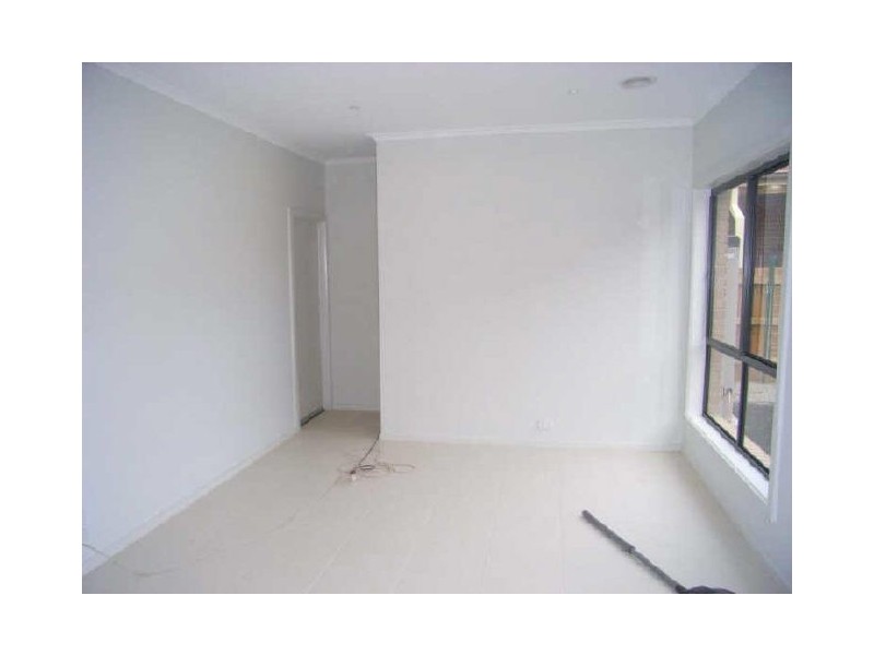 8 Castlebury Place, Deer Park VIC 3023