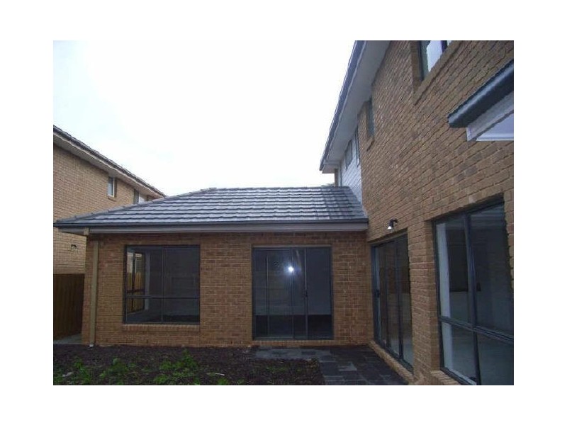 8 Castlebury Place, Deer Park VIC 3023