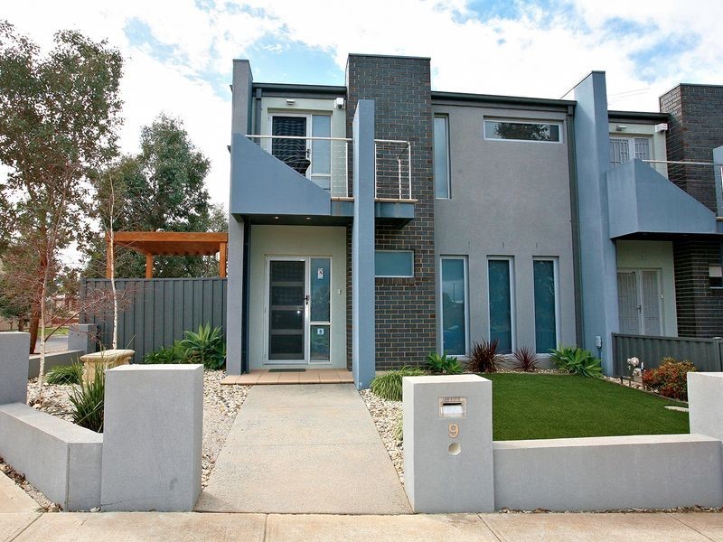 9 Parkes Way, Burnside Heights VIC 3023
