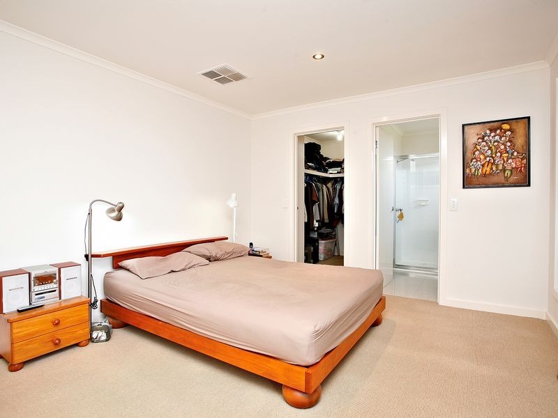 9 Parkes Way, Burnside Heights VIC 3023