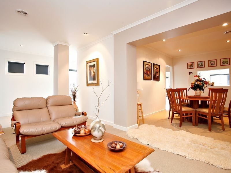 9 Parkes Way, Burnside Heights VIC 3023