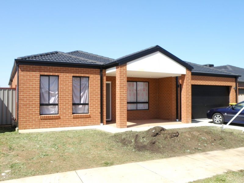 17 Redbox Crescent, Burnside Heights VIC 3023