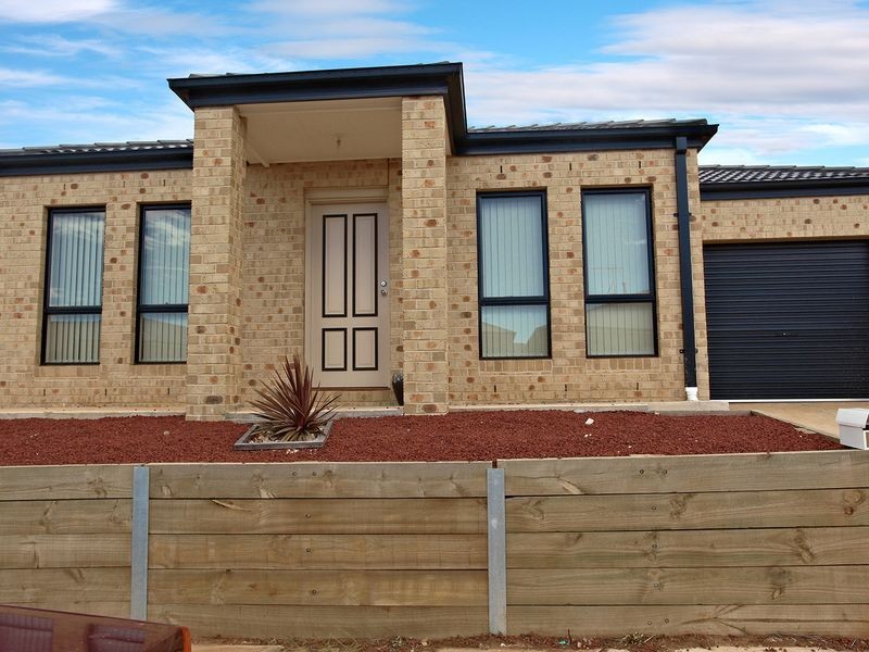 11 Hiraji Street, Kurunjang VIC 3337