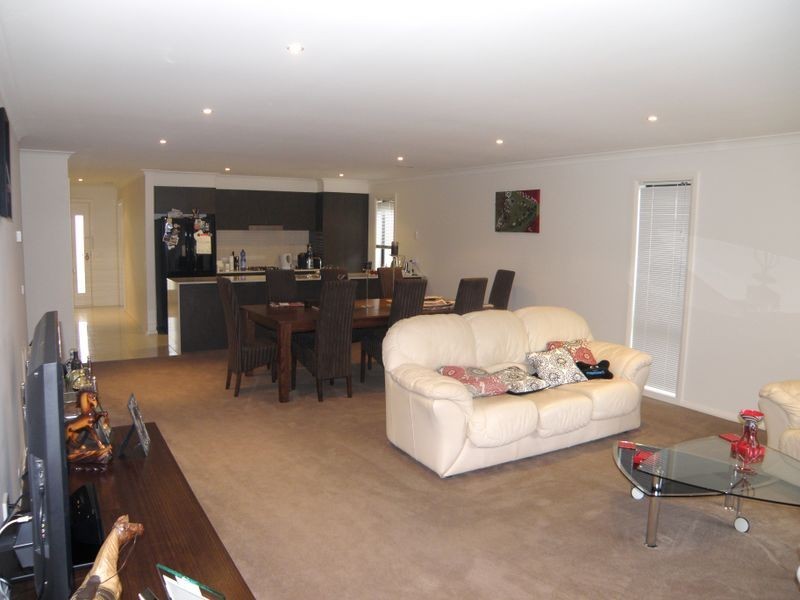 35 Giverney Close, Burnside Heights VIC 3023