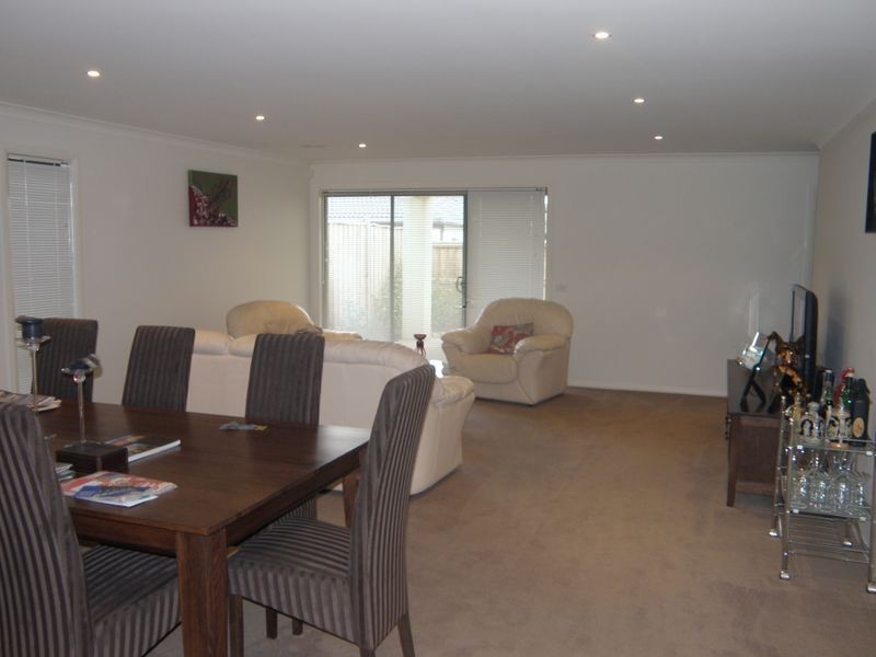 35 Giverney Close, Burnside Heights VIC 3023