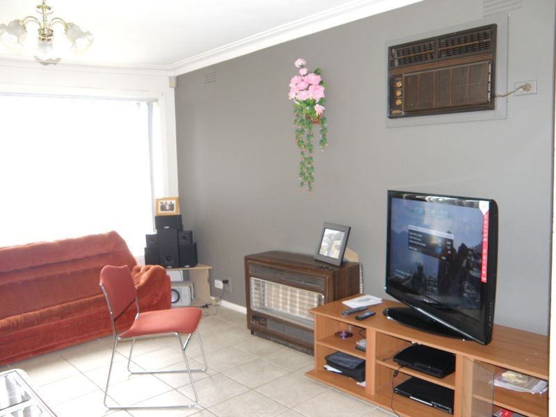 11 Mark Street, St Albans VIC 3021