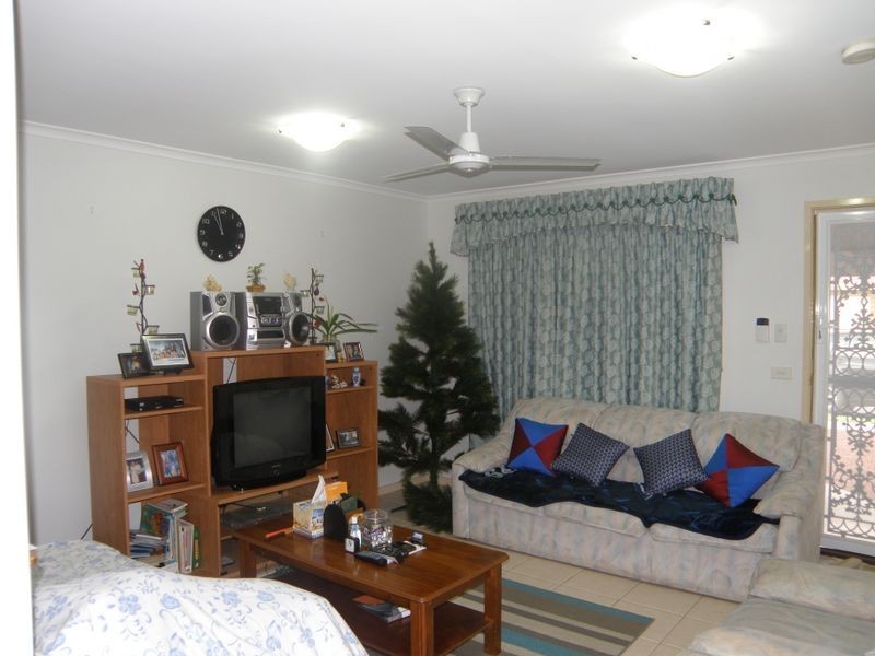 8 Mankina Circuit, Delahey VIC 3037