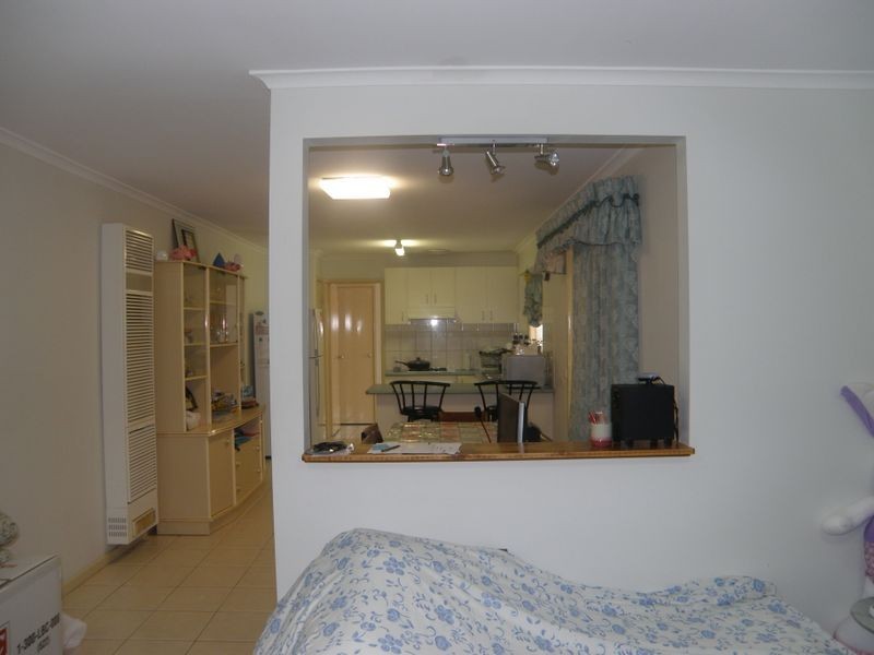 8 Mankina Circuit, Delahey VIC 3037