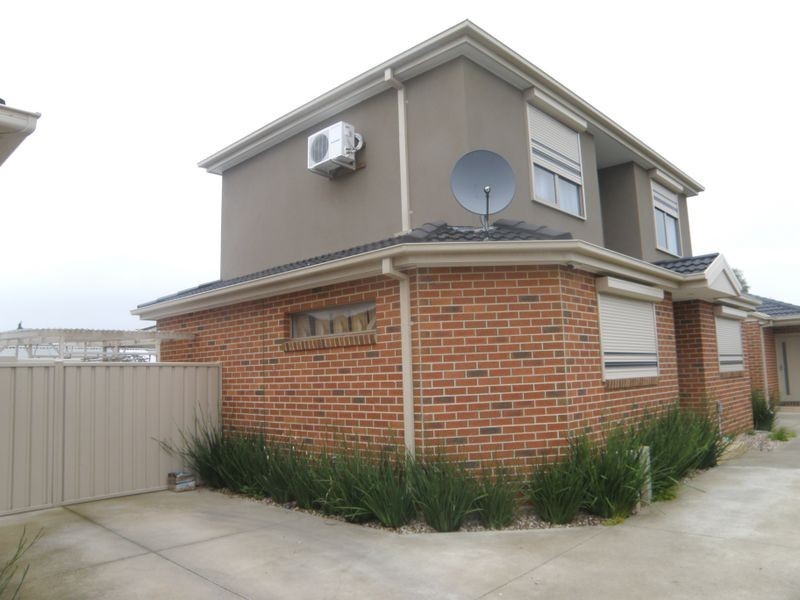2/93 George Street, St Albans VIC 3021