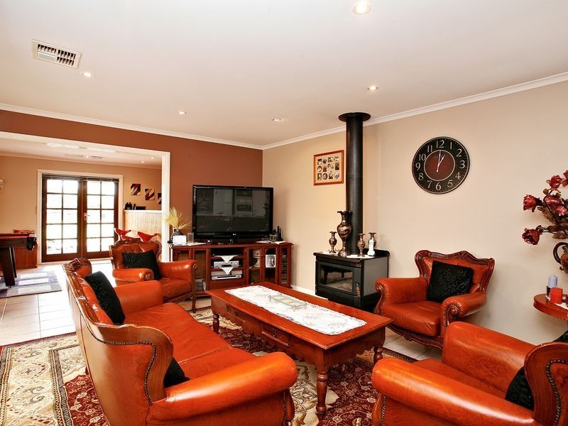 7 Oxford Court, Sydenham VIC 3037