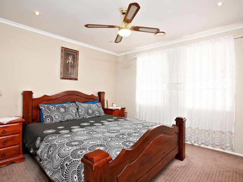 7 Oxford Court, Sydenham VIC 3037