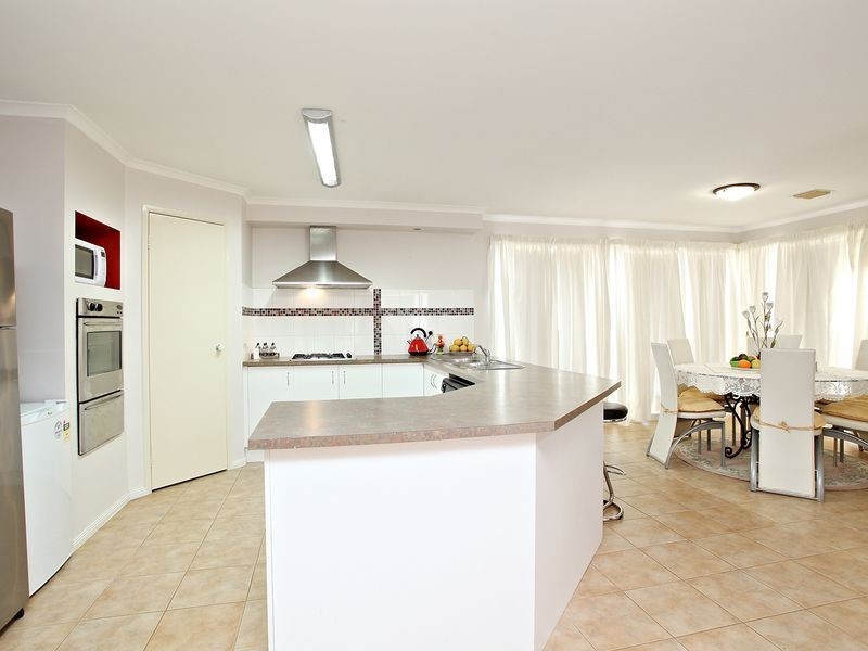 31 Illawong Terrace, Burnside VIC 3023