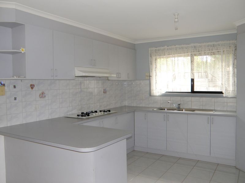28 Duneed Way, Delahey VIC 3037
