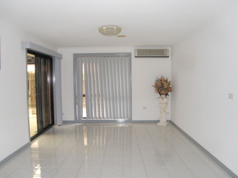 28 Duneed Way, Delahey VIC 3037