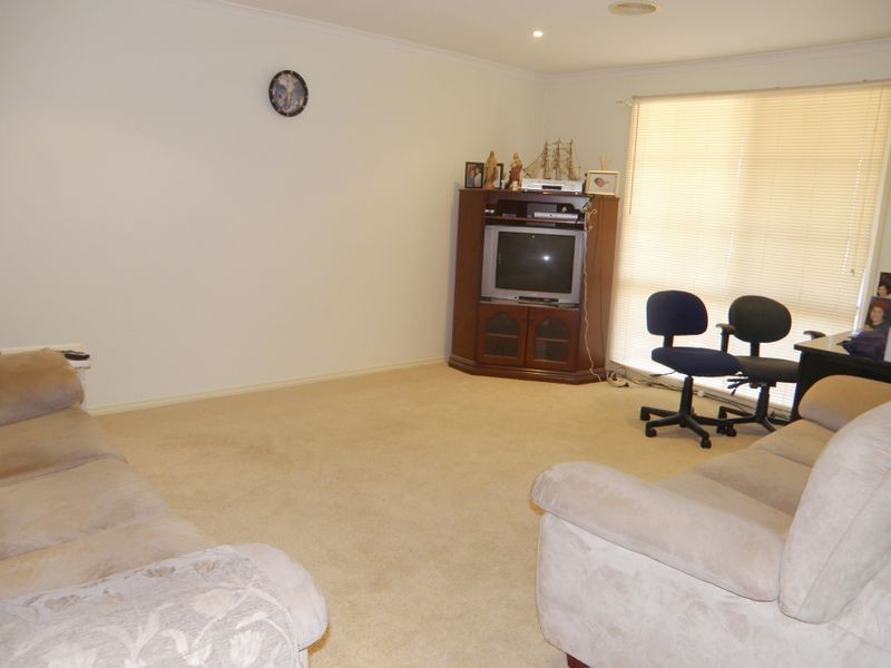 2 Kenwood Green, Derrimut VIC 3030