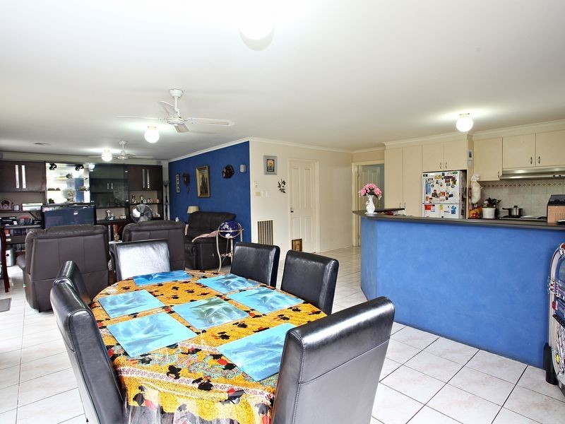 65 Abbington Crescent, Caroline Springs VIC 3023