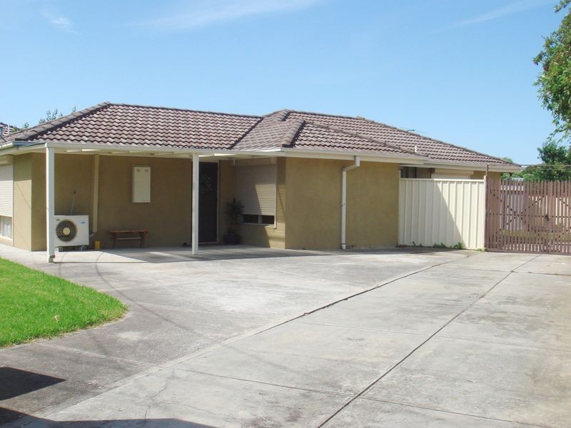 7 Chester Crescent, Deer Park VIC 3023