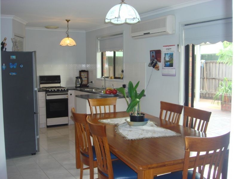 18 Flint Crescent, Delahey VIC 3037