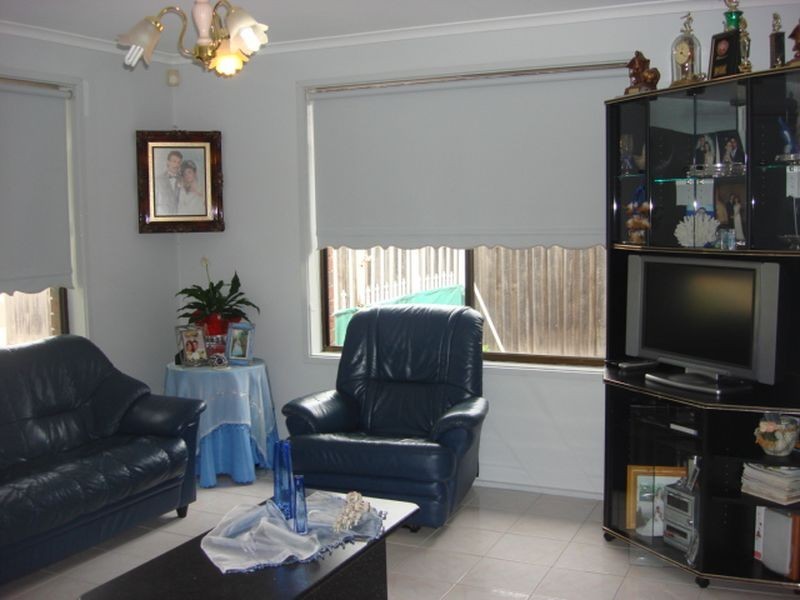 18 Flint Crescent, Delahey VIC 3037