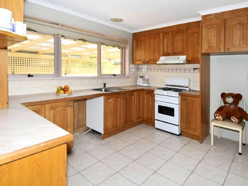 10 Bloomingdale Avenue, Albanvale VIC 3021